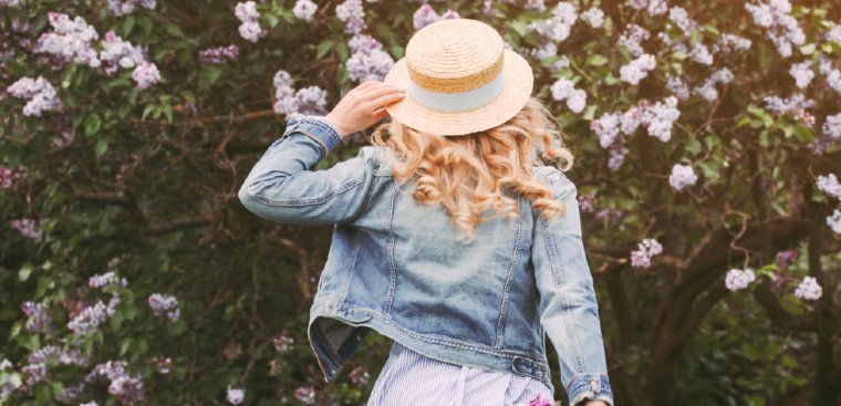 girl with hat